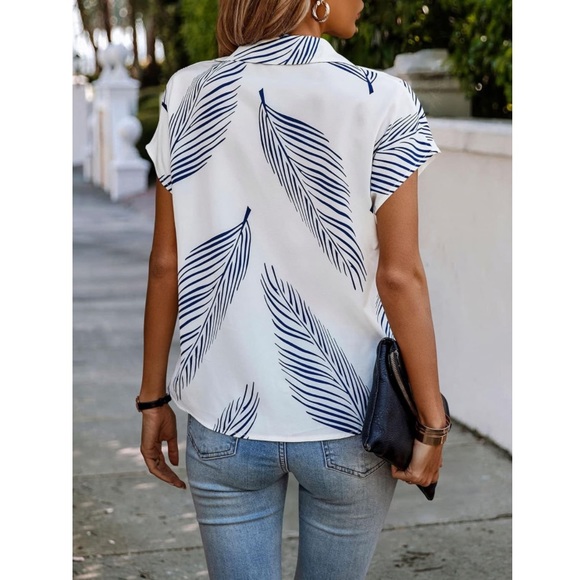 Women’s Contrast Short Sleeve Blouse Size Small - Picture 4 of 5